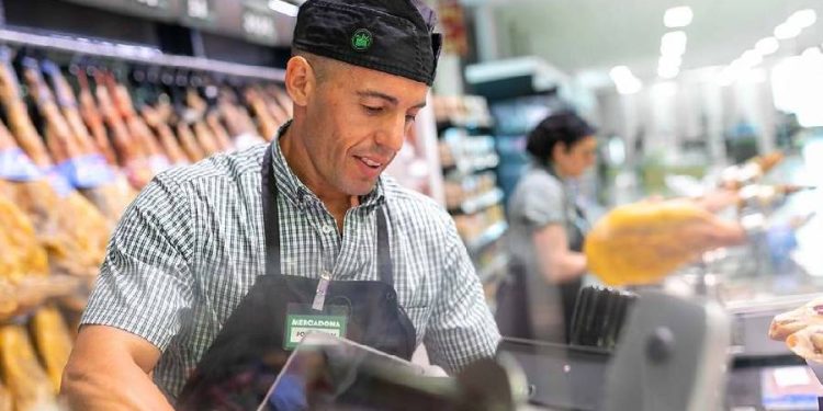 Productividad récord en supermercados: Mercadona, Lidl y Dia lideran la eficiencia