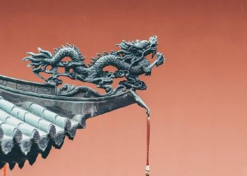 Puente aéreo a Europa: descuentos, tiempos y retrocesos en la moda china