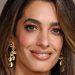 Pumpkin Spice en Amal Clooney: elegancia cálida para el otoño 2025