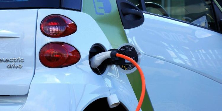 Autoplanet se adapta al mercado de autos eléctricos en Chile