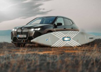 BMW lanza una tabla de paddle surf eléctrica