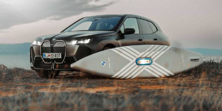 BMW lanza una tabla de paddle surf eléctrica