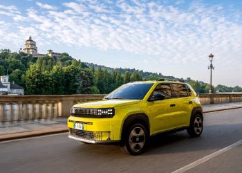 Fiat lanza el primer coche fabricado con material reciclado de envases de bebidas