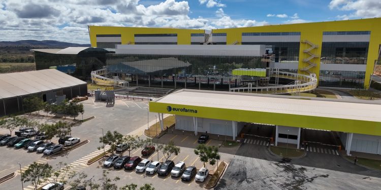 Eurofarma impulsa expansión global con apertura de megaplanta sostenible