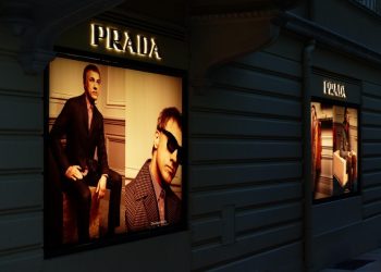 Prada supera expectativas con Miu Miu