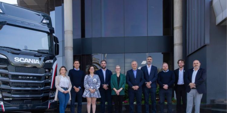Embajadora de Suecia visita Scania Chile y destaca avances en transporte sustentable