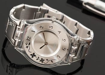Swatch lanza un reloj protesta que ironiza los aranceles de Trump a Suiza