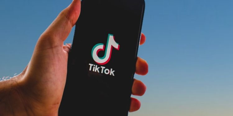 El lujo entra en la era TikTok: revolución en el e-commerce estadounidense