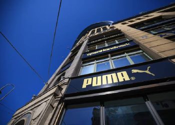 Anta estudia comprar Puma: el golpe directo a la alemana en plena reestructuración