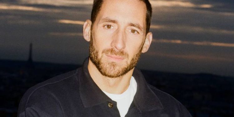 Antonin Tron toma las riendas de Balmain: una nueva era creativa