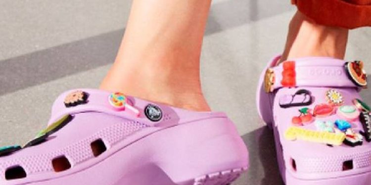 Crocs: giro positivo en el tercer trimestre y salida de pérdidas
