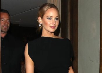 Jennifer Lawrence y Dior: reinvención del vestido negro en la alfombra roja