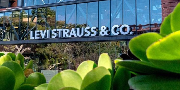 Levi Strauss y Microsoft: IA para optimizar operaciones y atención al cliente