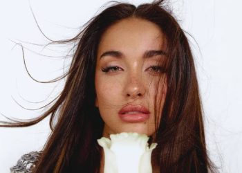 María Becerra conquista la tapa de Glamour España