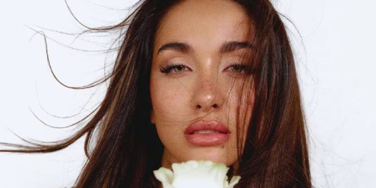 María Becerra conquista la tapa de Glamour España