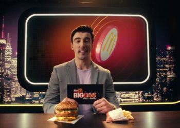 McDonald’s transforma la publicidad nocturna en espectáculo