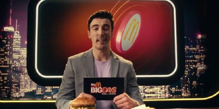 McDonald’s transforma la publicidad nocturna en espectáculo