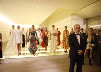 Moda asturiana en el Bellas Artes: una pasarela museística que conecta obras