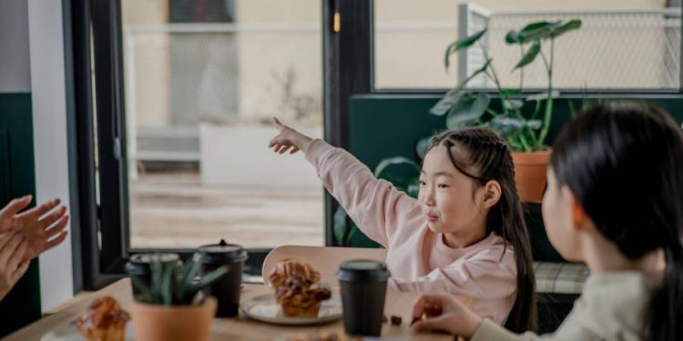 Una cafetería que integra juego y gastronomía amplía su propuesta para familias en Montevideo