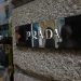 Prada cierra la compra de Versace: operación finaliza el 2 de diciembre