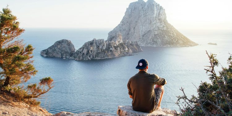 Viajar con estilo en el fin de año 2025