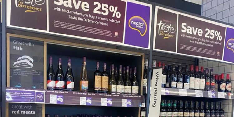 Simplificar el vino: La revolución de la bodega para el consumidor actual