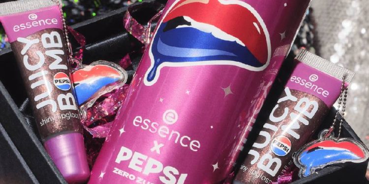 Un lip gloss con aroma a Pepsi: Essence se une a Pepsi en una edición limitada