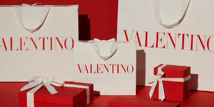 Valentino respira con un impulso de 100 millones de Kering y Mayhoola