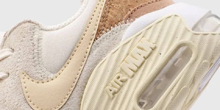 Zapatillas Nike en tono marfil: el clásico que suma elegancia atemporal
