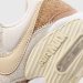 Zapatillas Nike en tono marfil: el clásico que suma elegancia atemporal