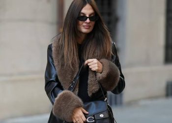 Zara revoluciona para 50+: blazer de pelito retro que eleva la oficina