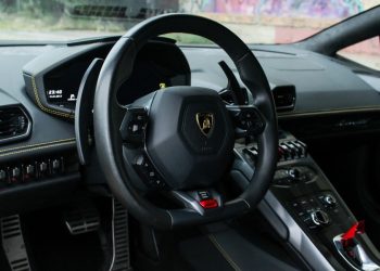 Reconocida marca italiana de autos deportivos de lujo Lamborghini aterriza oficialmente en Chile