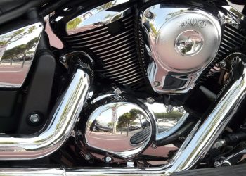 El Kawasaki Brusky 125 llega como una propuesta inesperada dentro del catálogo de la marca japonesa