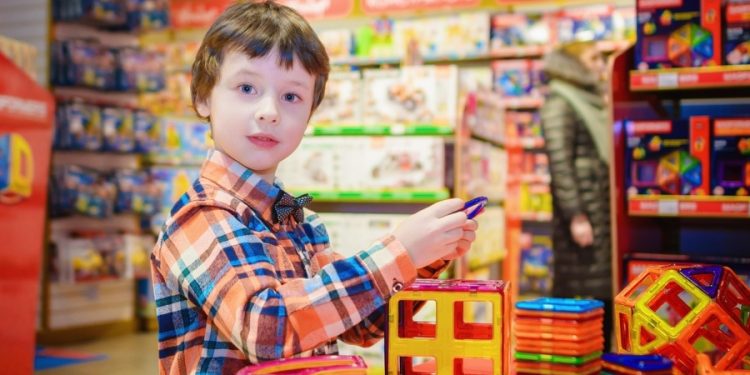 Toys“R”Us y Ripley inauguran una nueva era del retail infantil en Perú