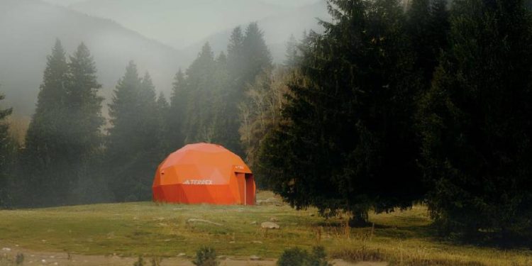 Adidas Terrex abre una teahouse en las montañas de Kazajistán