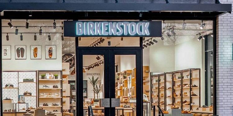 Birkenstock duplica ingresos y eleva beneficios en 2025