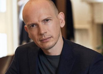 Brioni cambia de rumbo: salida de Norbert Stumpfl y nuevas perspectivas creativas