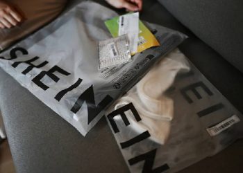 Italia acelera su tope: dos euros por microenvíos para frenar a Shein