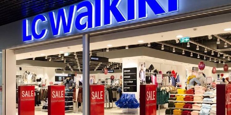 LC Waikiki refuerza su consejo con Juan Chaparro