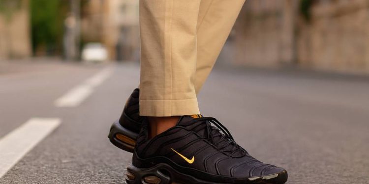 NIKE