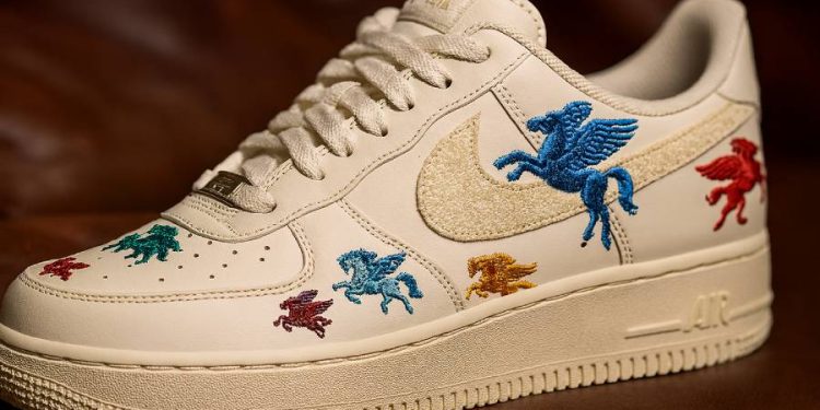 NIKE