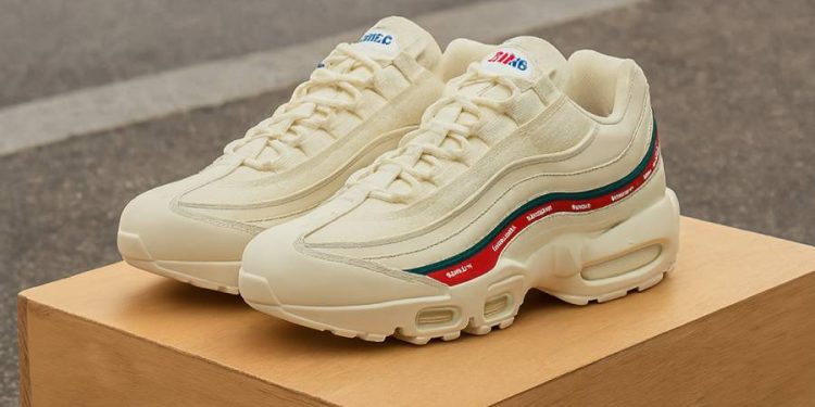 NIKE