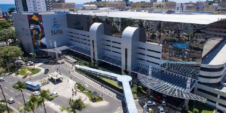 La Barra Mall se reinventa para el verano y refuerza el atractivo comercial de Punta del Este