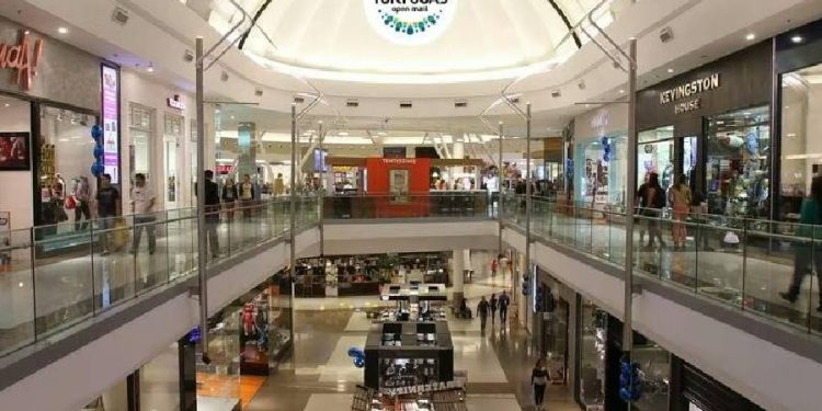 Momo Store inaugura un local emblemático que impulsa la oferta comercial de Tortugas Open Mall