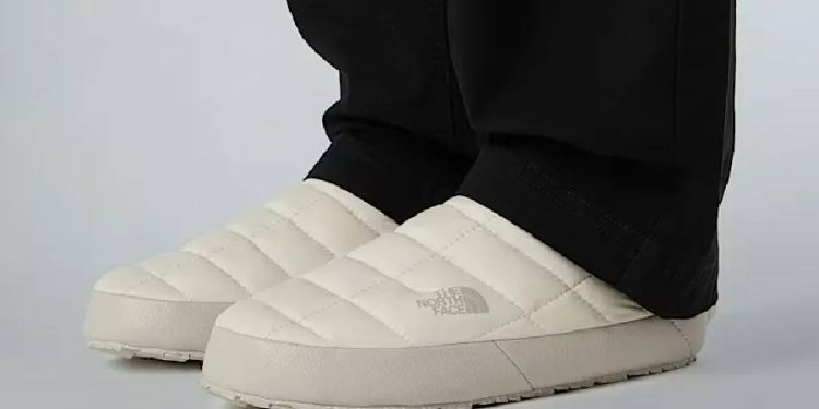 Puffer slippers: tendencia invernal para la calle