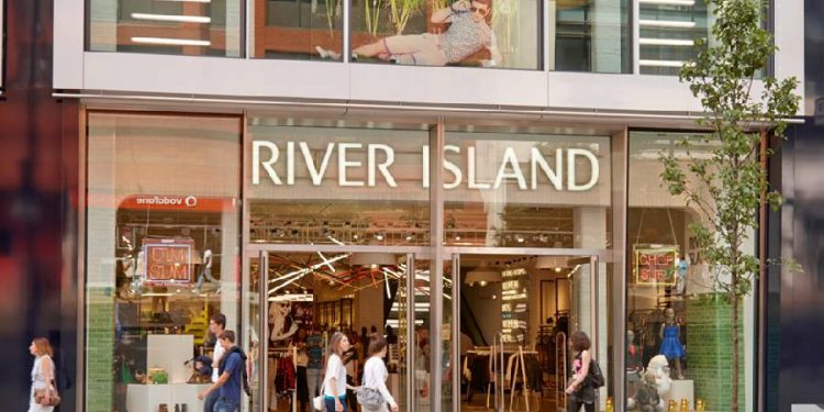 River Island: pérdida y reestructuración hasta 2028