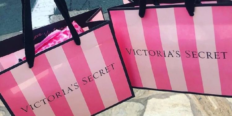 Victoria’s Secret eleva previsiones tras sólido trimestre