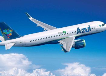 Azul toma aire y redefine su futuro