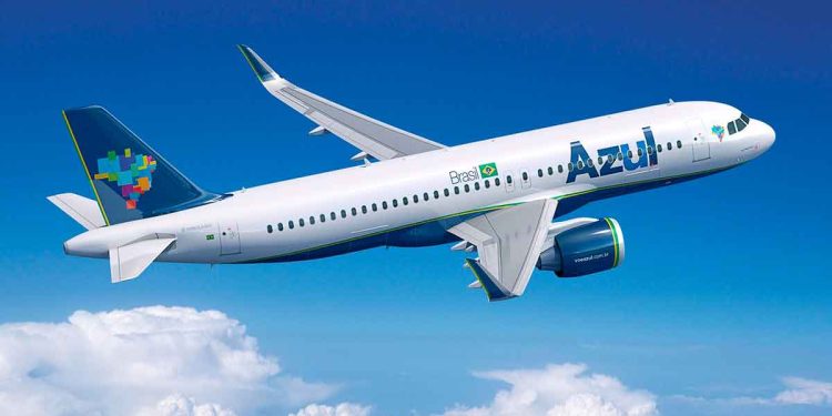 Azul toma aire y redefine su futuro