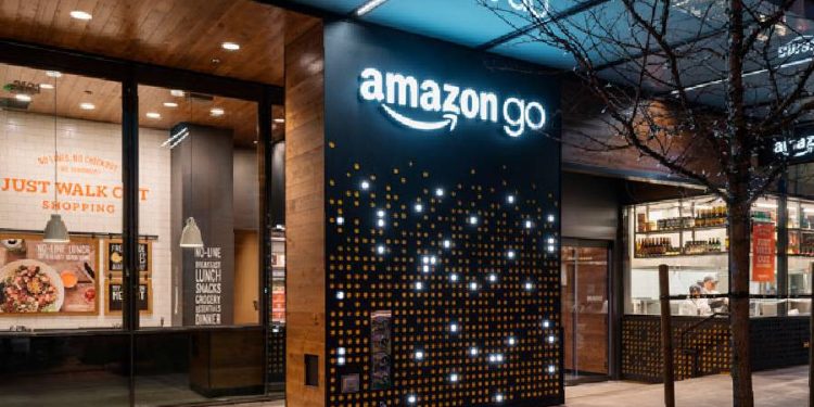 Adiós a Amazon Go: El gigante cierra y se rinde ante Walmart